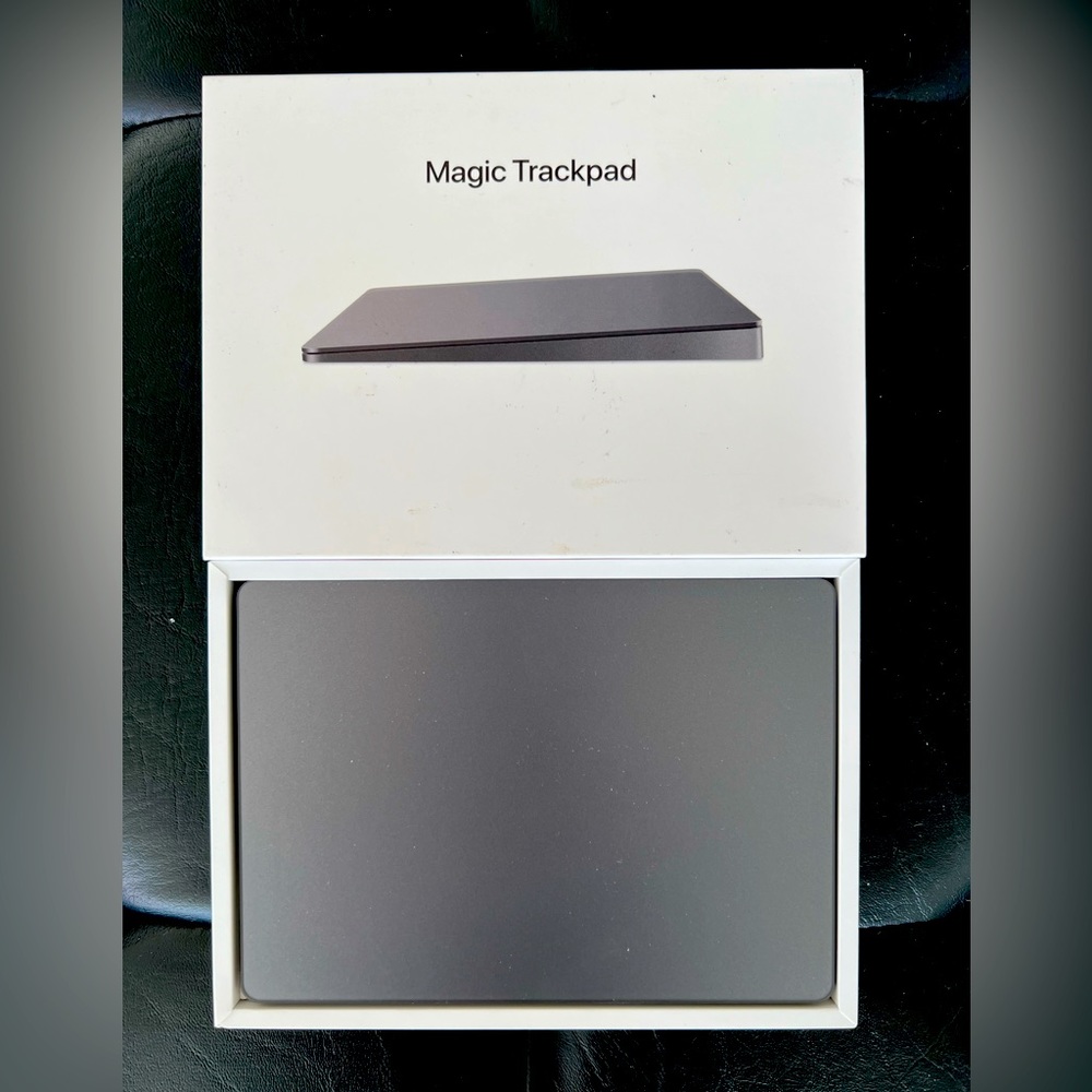 Apple Magic Trackpad 2 in Space Gray